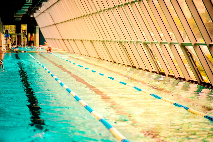 乌鲁木齐成人混凝土钢结构游泳池项目